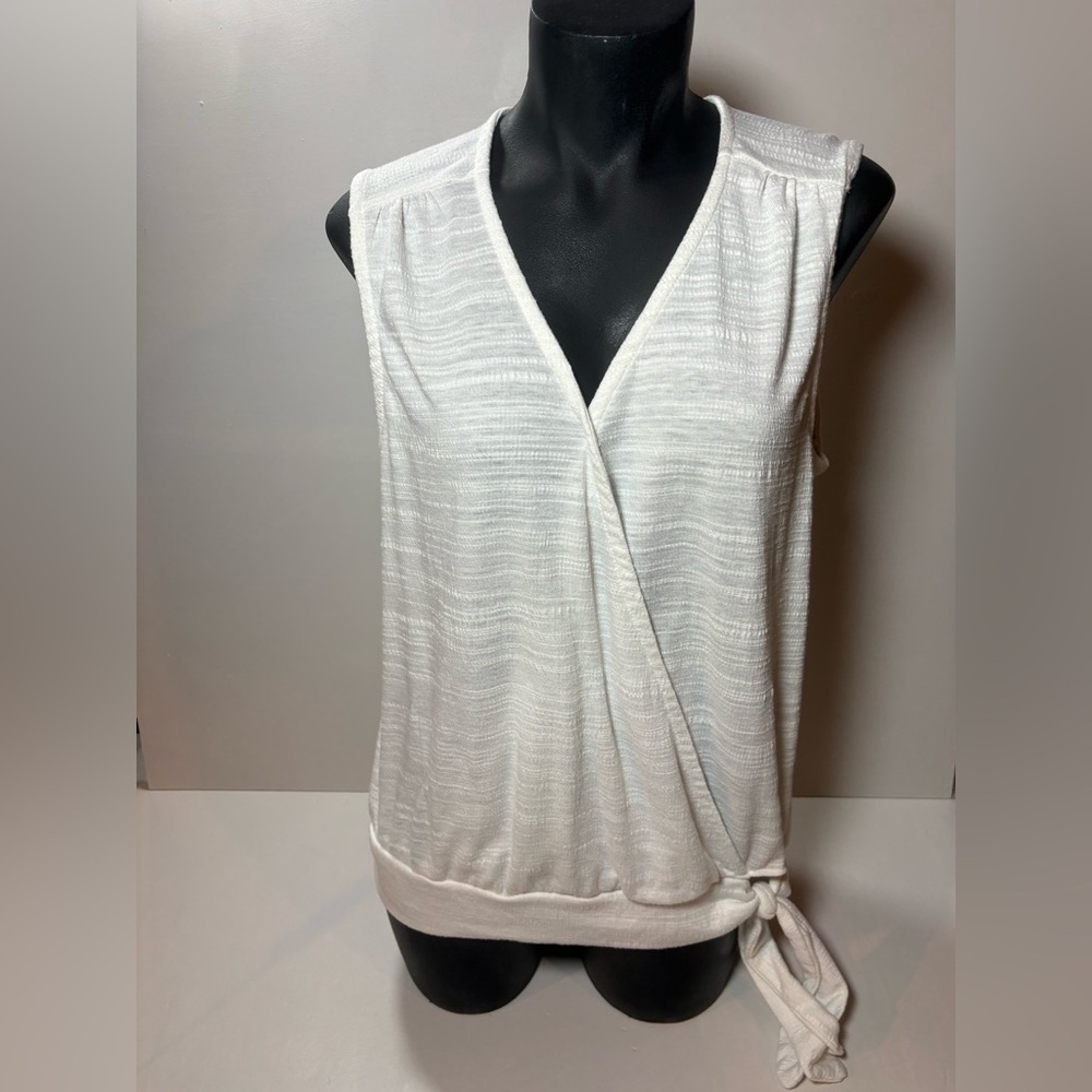 Cable & Gauge White Textured Wrap Blouse